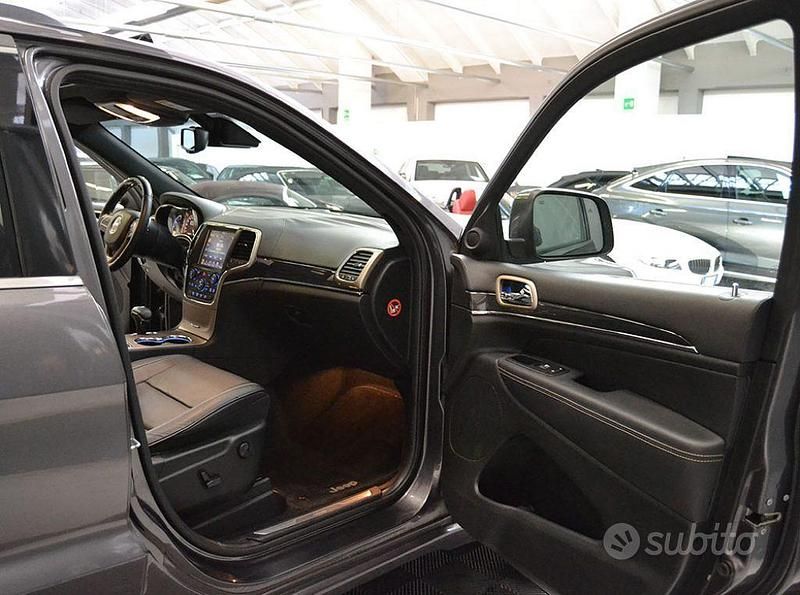 Usata Jeep Grand Cherokee Overland 250 CV (183 kW) 2014 Grigio SUV