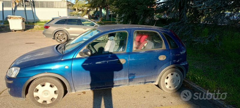 Usata Opel Corsa 80 CV (58 kW) 2004 Blu Utilitaria