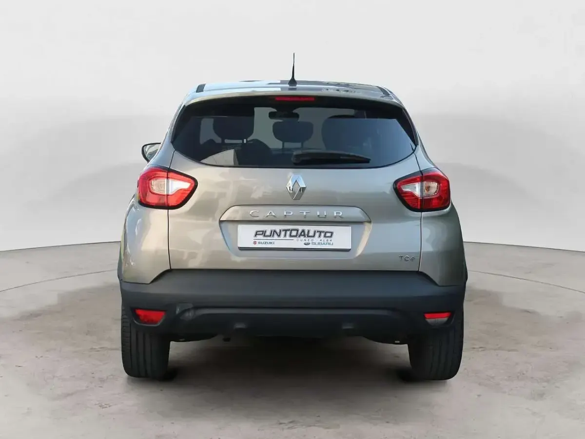 Usata Renault Captur 90 CV (66 kW) 2014 Grigio SUV