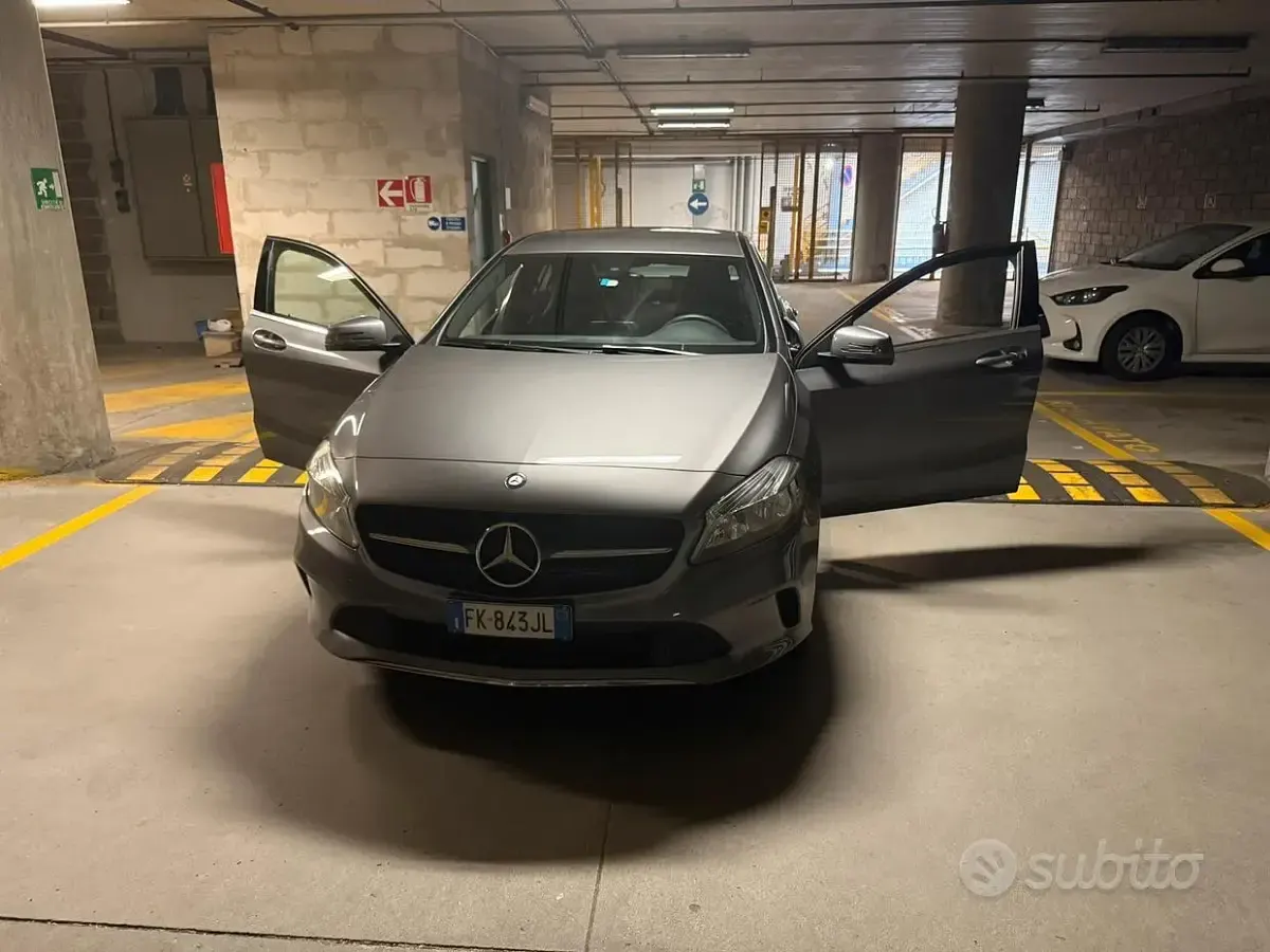 Usata Mercedes A160 102 CV (75 kW) 2017 Utilitaria