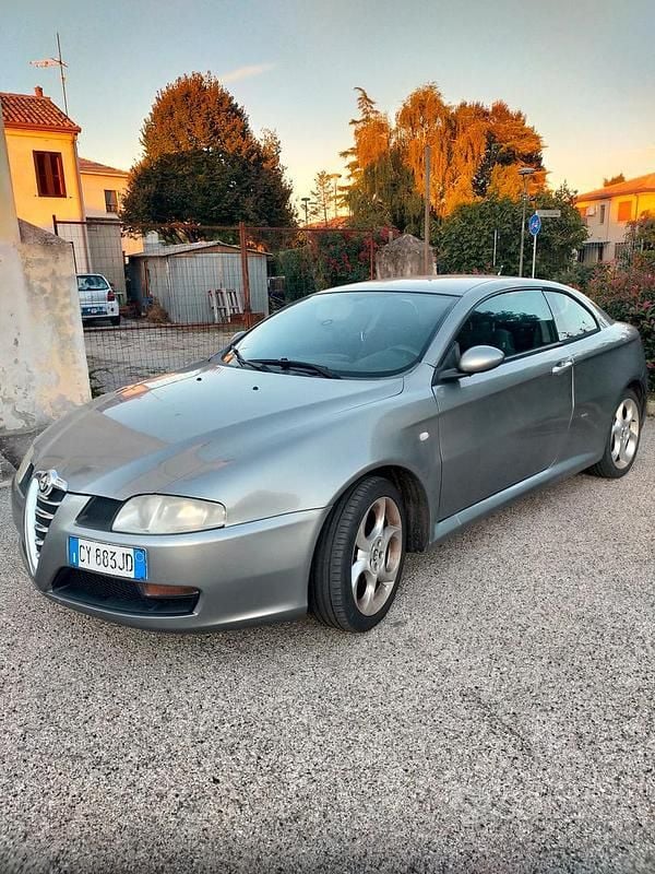 Usata Alfa Romeo GT 150 CV (110 kW) 2006 Grigio Coupé