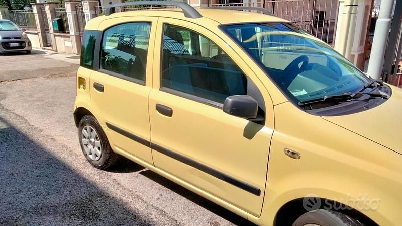 Usata Fiat Panda 69 CV (50 kW) 2007 Giallo Utilitaria