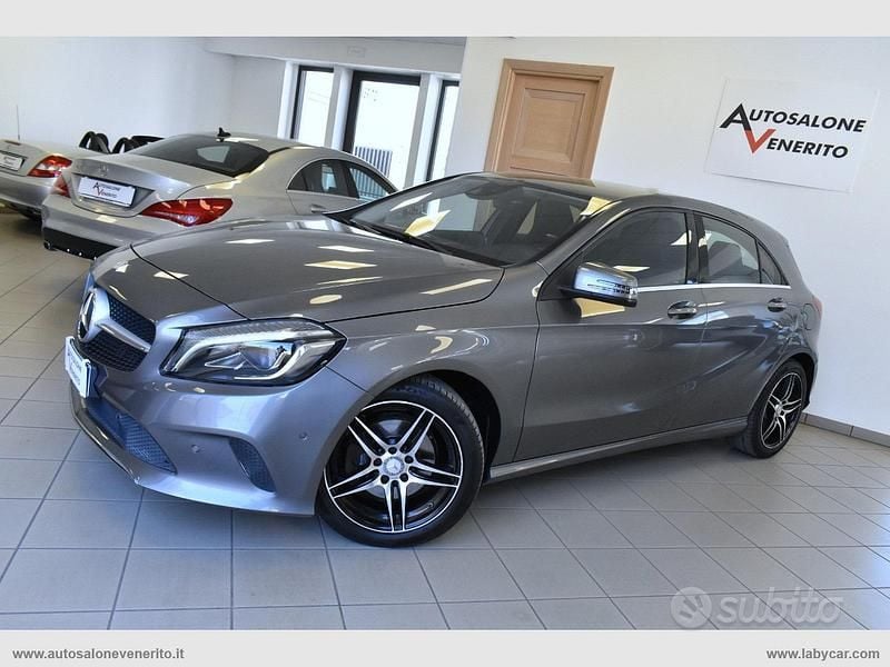 Usata Mercedes A200 Premium 136 CV (100 kW) 2017 Grigio Berlina