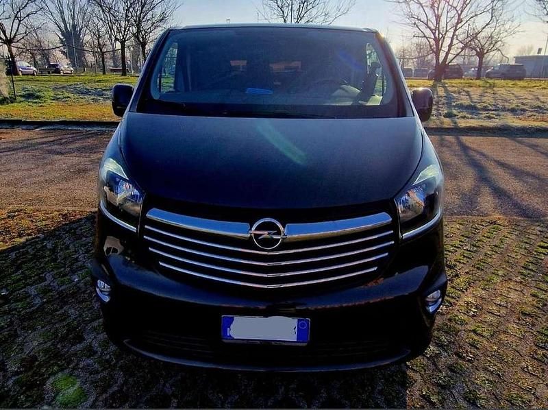 Usata Opel Vivaro 125 CV (91 kW) 2019 Nero Monovolume