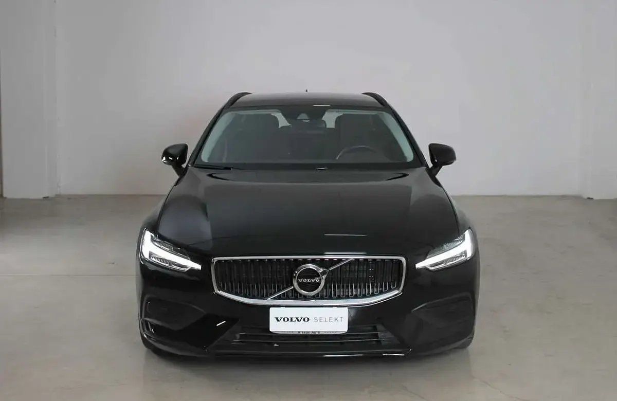 Usata Volvo V60 Business Edition 197 CV (144 kW) 2021 Nero Station wagon