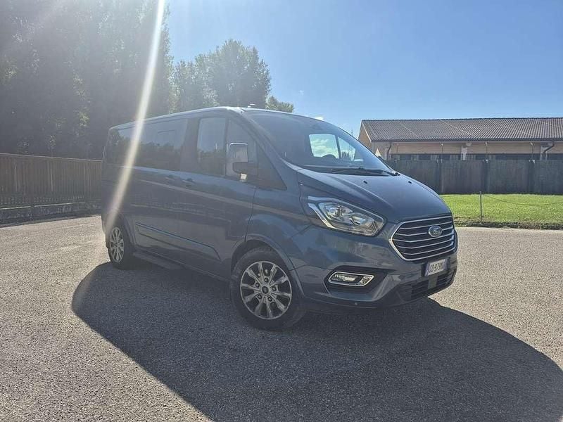 Usata Ford Tourneo Custom 185 CV (136 kW) 2021 Blu/azzurro Furgone