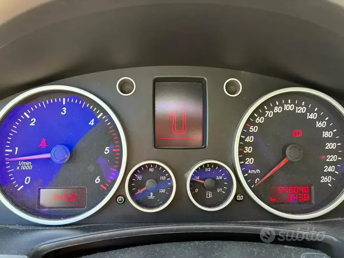Usata VW Touareg R 174 CV (127 kW) 2004 Nero SUV