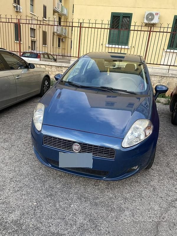 Usata Fiat Grande Punto 75 CV (55 kW) 2008 Blu Utilitaria