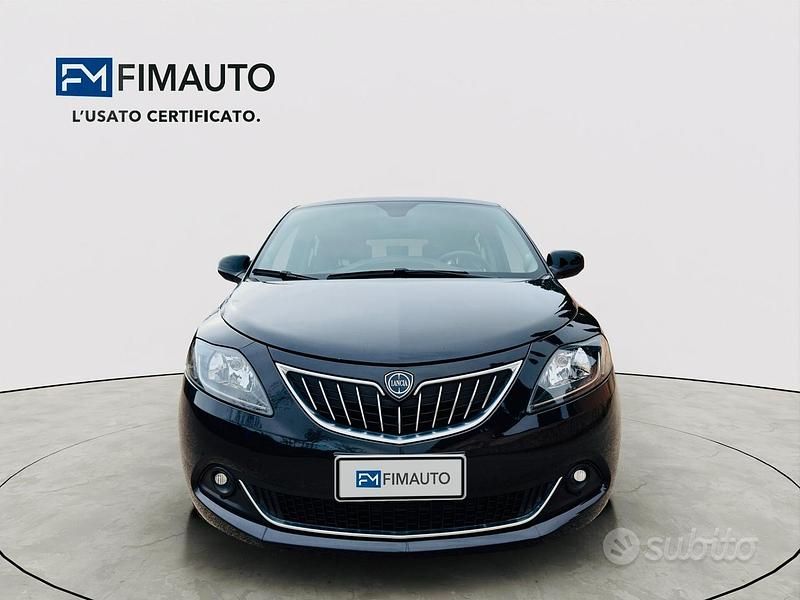 Usata Lancia Ypsilon Gold 69 CV (50 kW) 2023 Nero Utilitaria