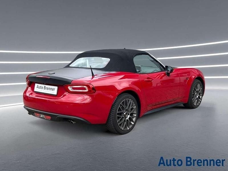 Usata Fiat 124 Spider Lusso 140 CV (102 kW) 2016 Rosso metallizzato Cabrio