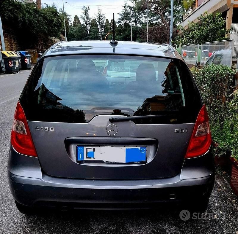 Usata Mercedes A180 Executive 109 CV (80 kW) 2012 Grigio Utilitaria