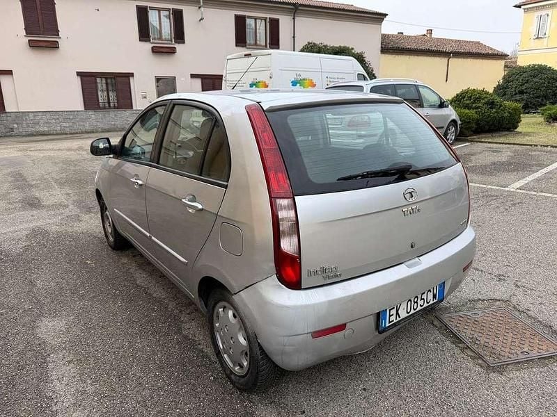 Usata Tata Indica 75 CV (55 kW) 2011 Berlina