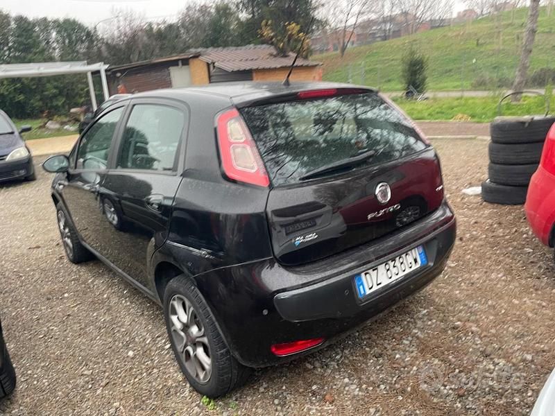 Usata Fiat Punto Evo Dynamic 77 CV (56 kW) 2010 Nero Utilitaria