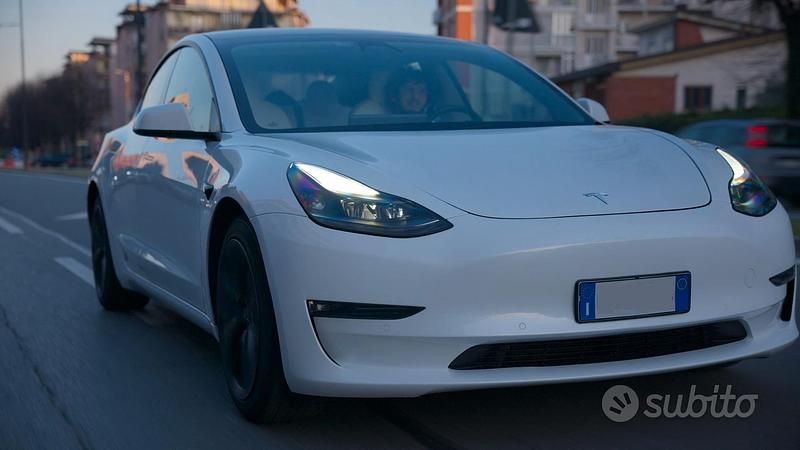 Usata Tesla Model 3 366 kW (498 CV) 2021 Bianco Berlina