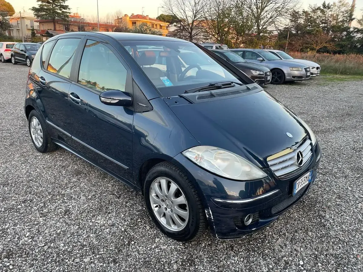 Usata Mercedes A180 Elegance 109 CV (80 kW) 2005 Blu Berlina