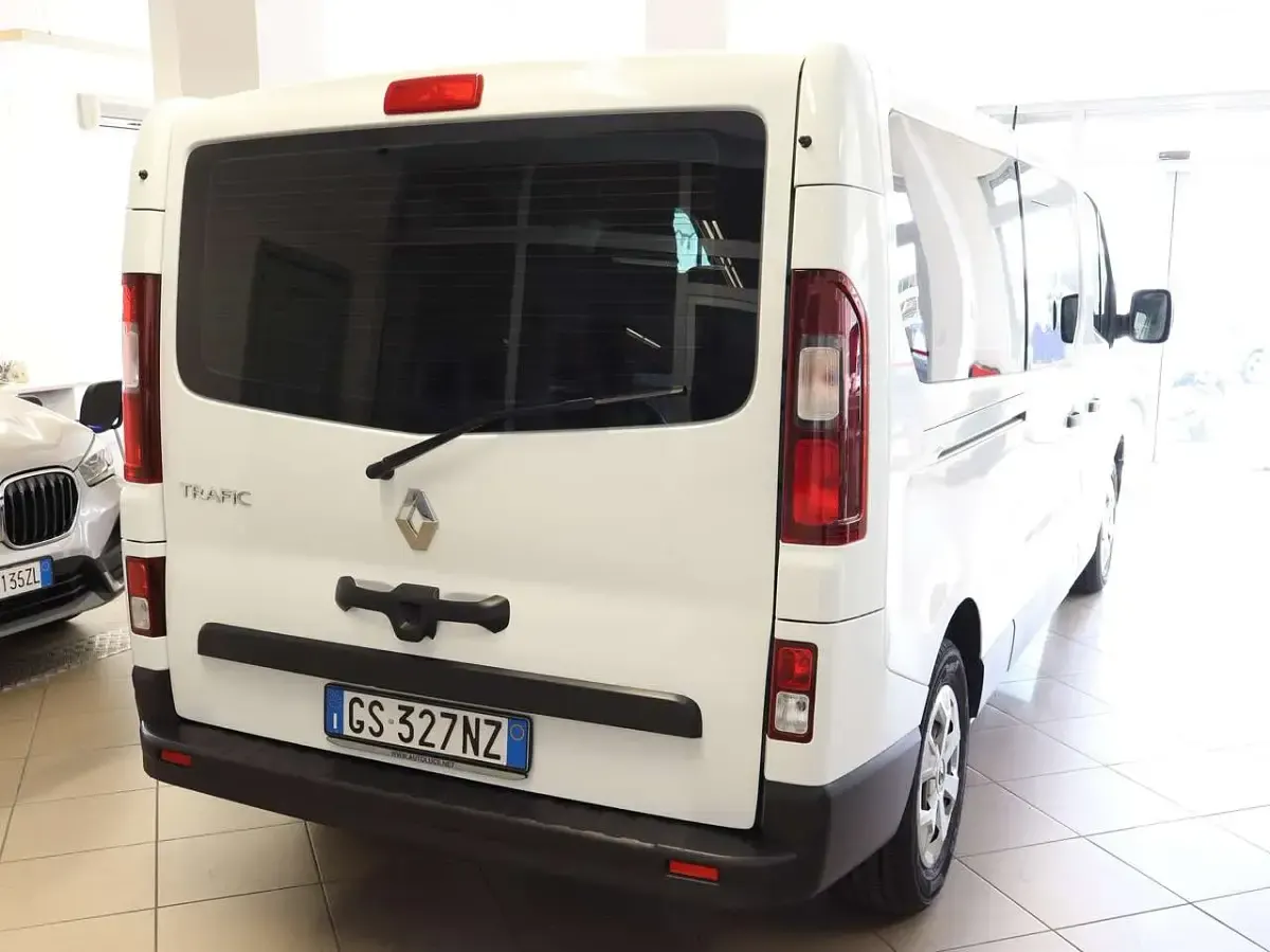 Usata Renault Trafic 150 CV (110 kW) 2024 Bianco Monovolume