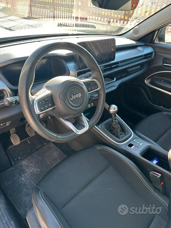 Usata Jeep Avenger Summit 100 CV (73 kW) 2024 Bianco SUV