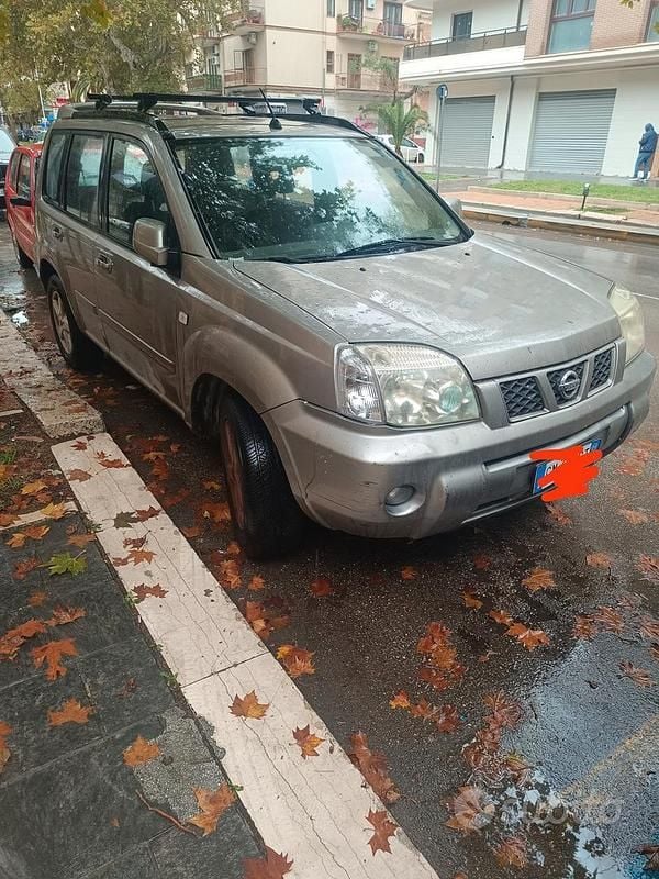 Usata Nissan X-Trail 136 CV (100 kW) 2004 Grigio SUV