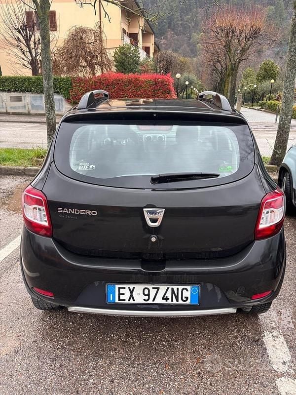 Usata Dacia Sandero Stepway 90 CV (66 kW) 2012 Nero Berlina