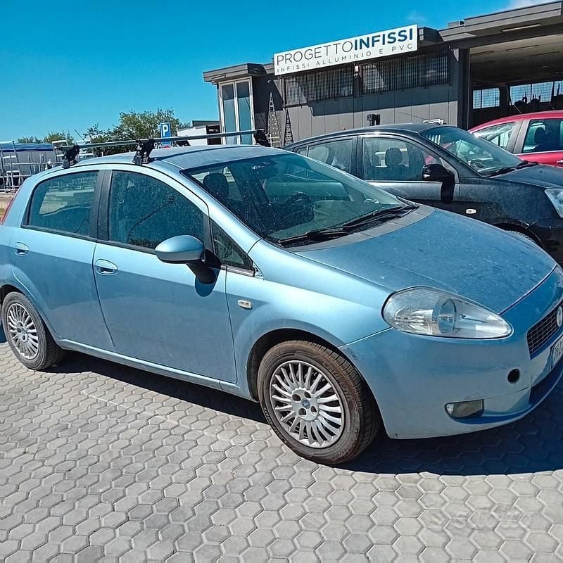 Usata Fiat Grande Punto 90 CV (66 kW) 2007 Blu Utilitaria