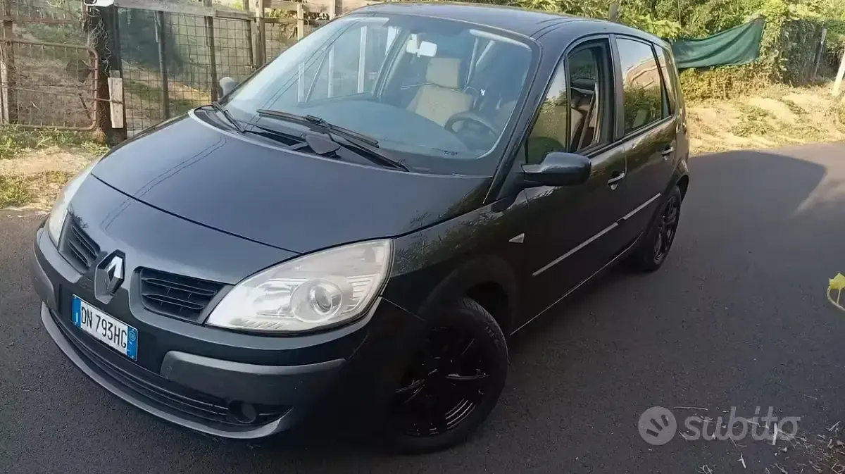 Usata Renault Scénic III 110 CV (80 kW) 2009 Grigio Monovolume