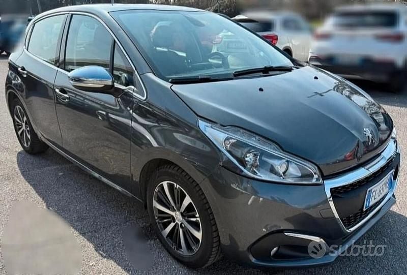 Usata Peugeot 208 Allure 75 CV (55 kW) 2017 Grigio Utilitaria