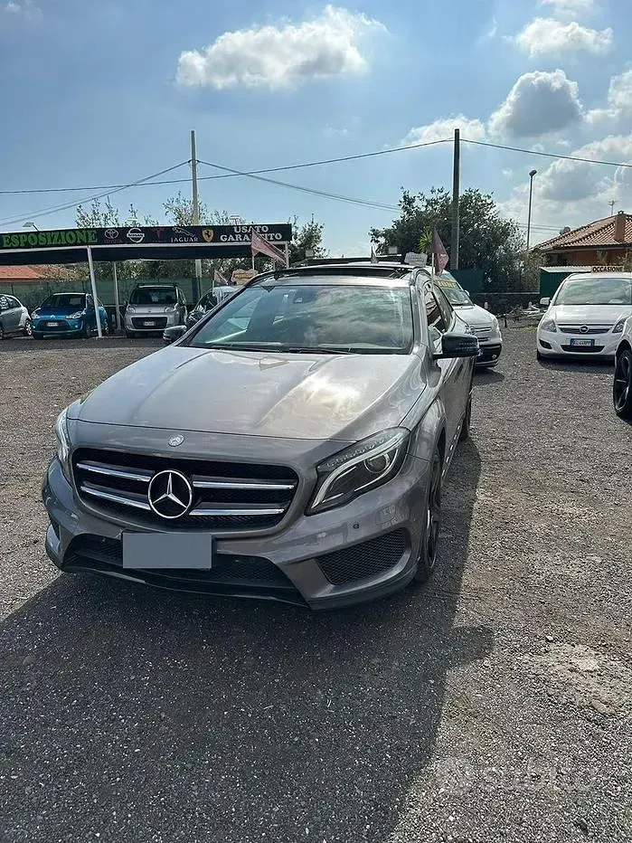 Usata Mercedes GLA220 170 CV (125 kW) 2015 Grigio SUV