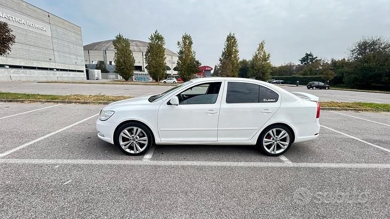 Usata Skoda Octavia vRS 200 CV (147 kW) 2012 Bianco Berlina