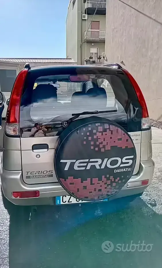 Usata Daihatsu Terios 86 CV (63 kW) 2006 SUV