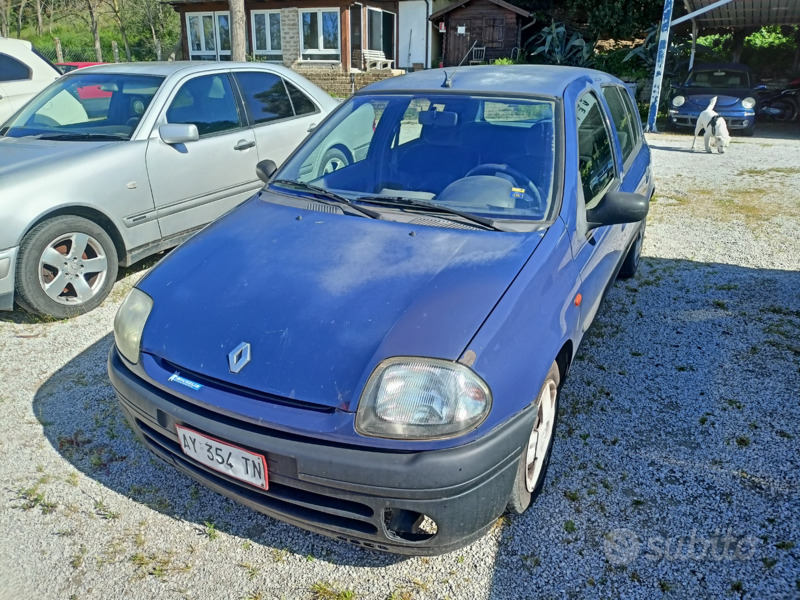 Venduto Renault Clio II Clio 1.2 16V . - auto usate in vendita