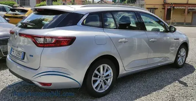 Usata Renault Mégane GrandTour Business 90 CV (66 kW) 2018 Argento Station wagon