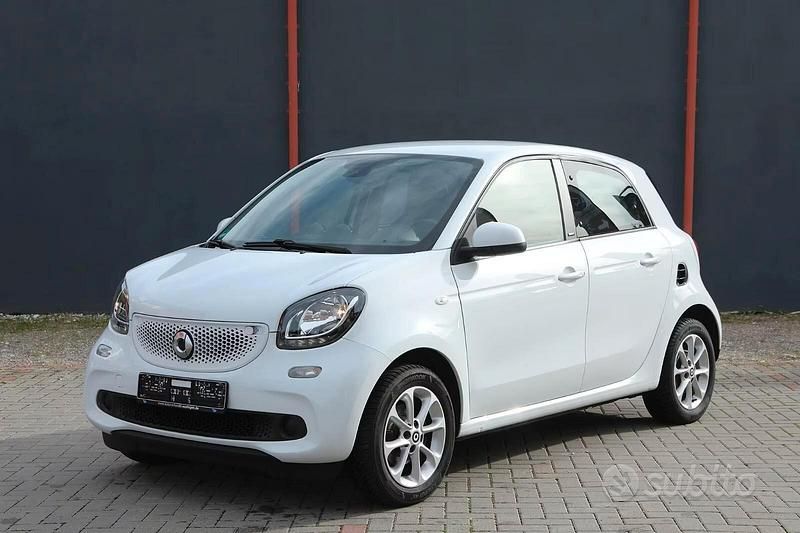 Bianco Usata 2018 Smart ForFour Passion Due volumi | 10.990 € (Super prezzo) - Immagine 1/4