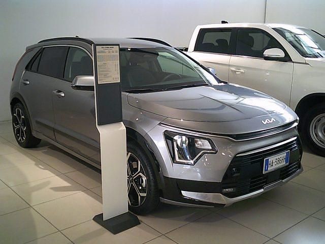 Grigio Nuova 2025 Kia Niro Style SUV | 31.500 € - Immagine 1/2