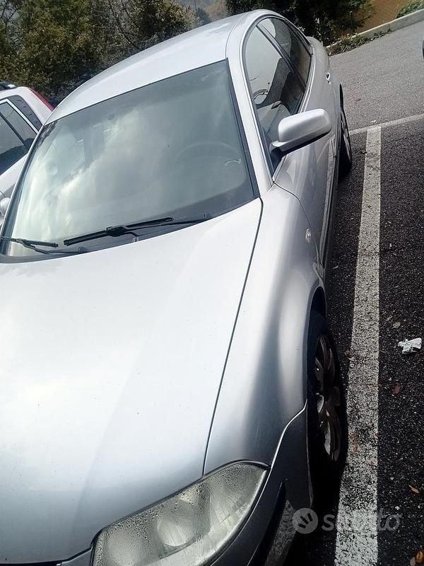 Usata VW Passat 110 CV (80 kW) 2001 Grigio Berlina
