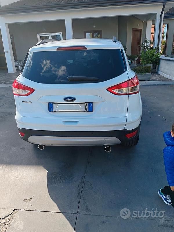 Usata Ford Kuga Titanium 140 CV (102 kW) 2014 Bianco SUV