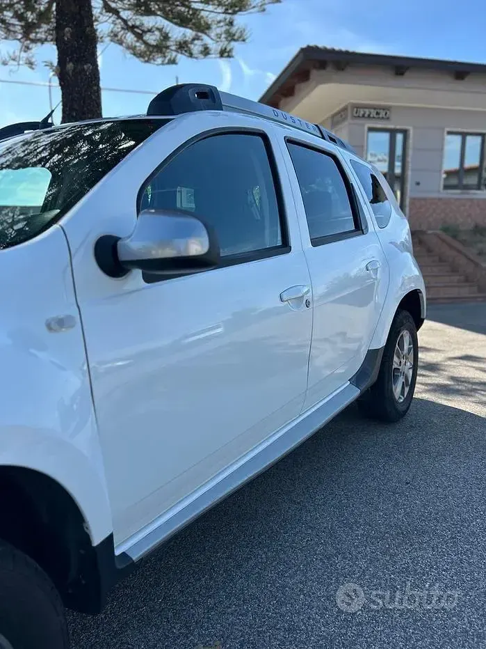 Usata Dacia Duster Lauréate 109 CV (80 kW) 2014 Bianco SUV