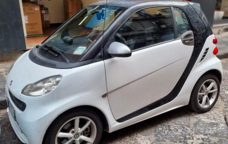 Bianco Usata 2012 Smart ForTwo Coupé Coupé | 6500 € (Buon prezzo) - Immagine 1/2