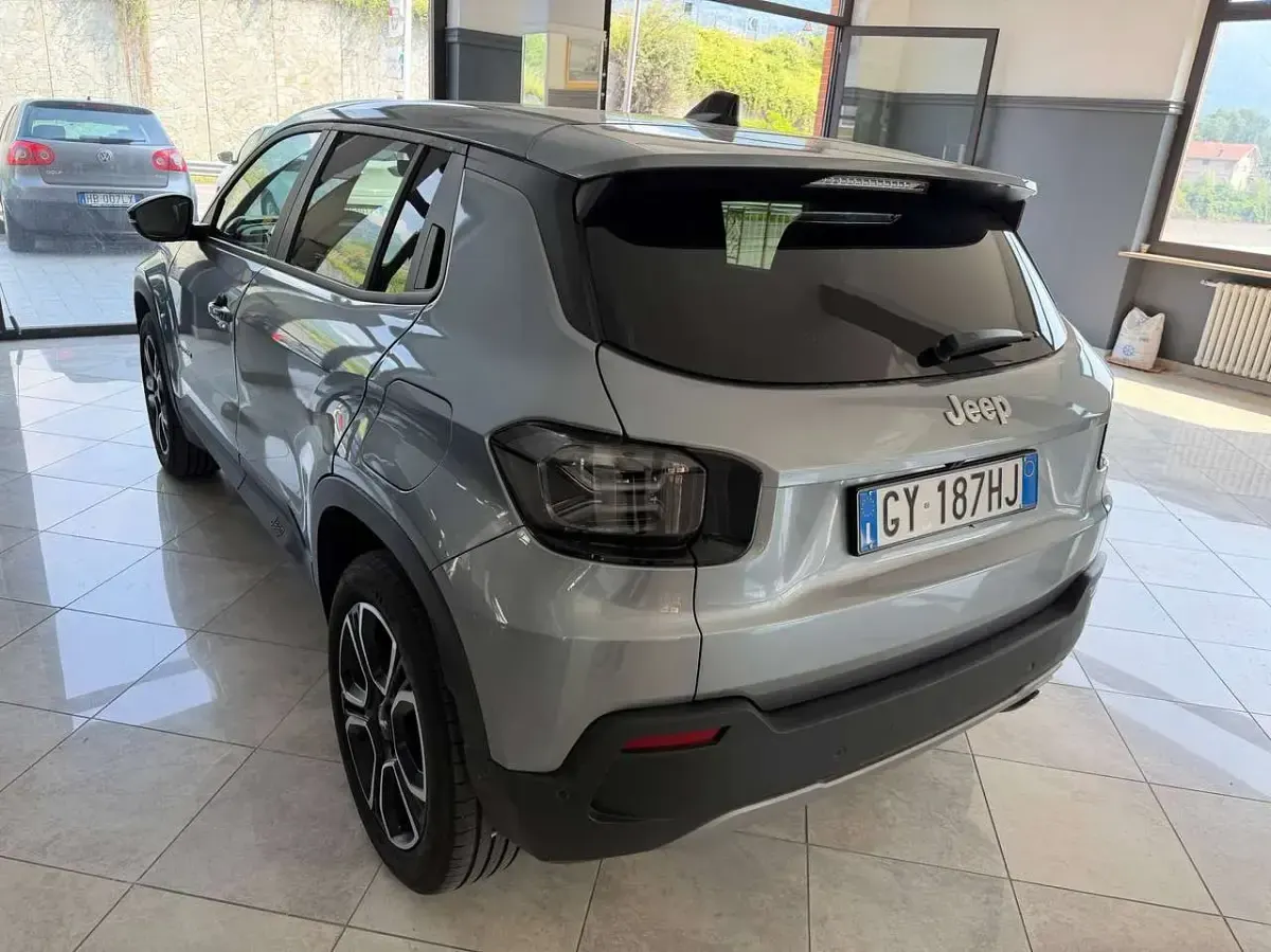 Usata Jeep Avenger Summit 101 CV (74 kW) 2025 Grigio SUV