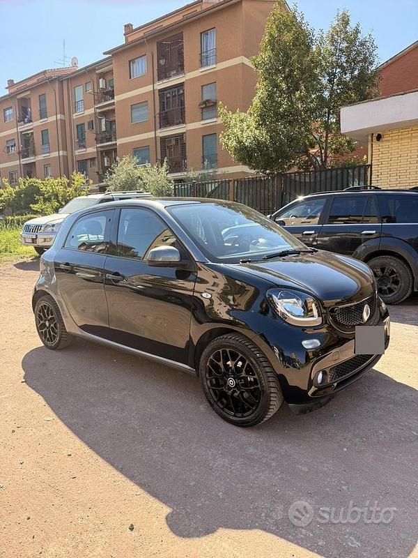 Usata Smart ForFour Passion 90 CV (66 kW) 2016 Nero Utilitaria