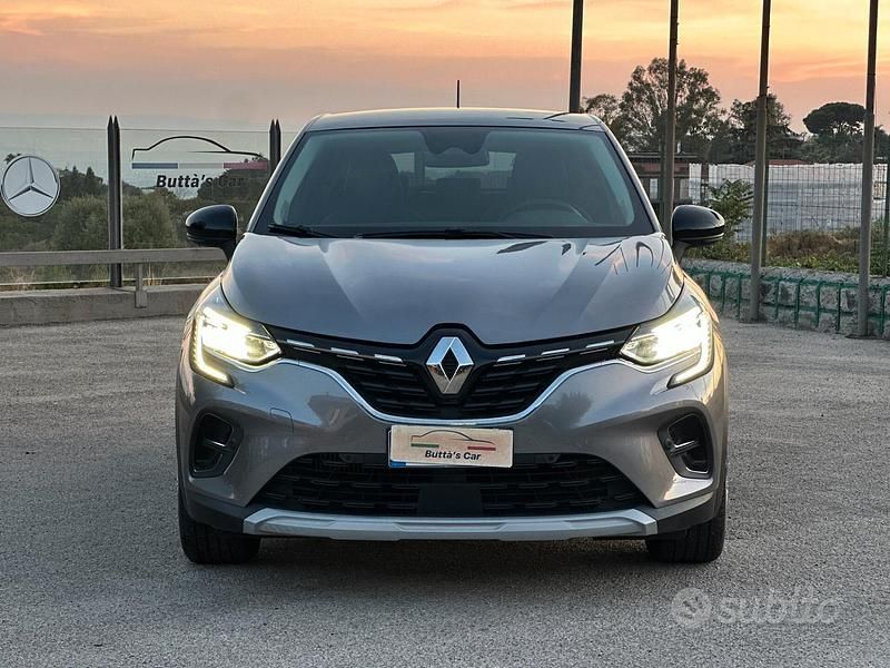 Usata Renault Captur RS Line 101 CV (74 kW) 2021 Grigio SUV