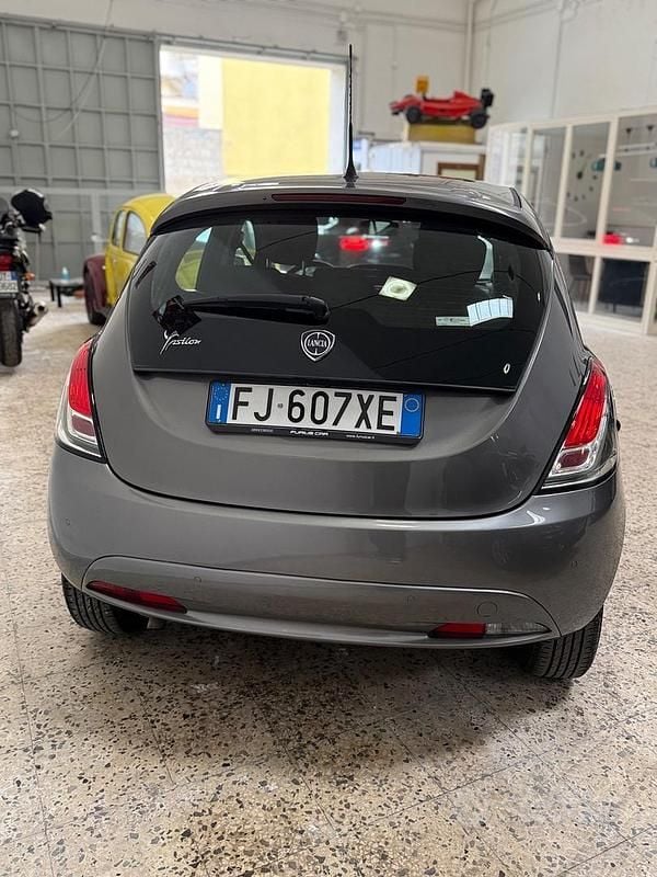 Usata Lancia Ypsilon S 95 CV (69 kW) 2017 Grigio Utilitaria