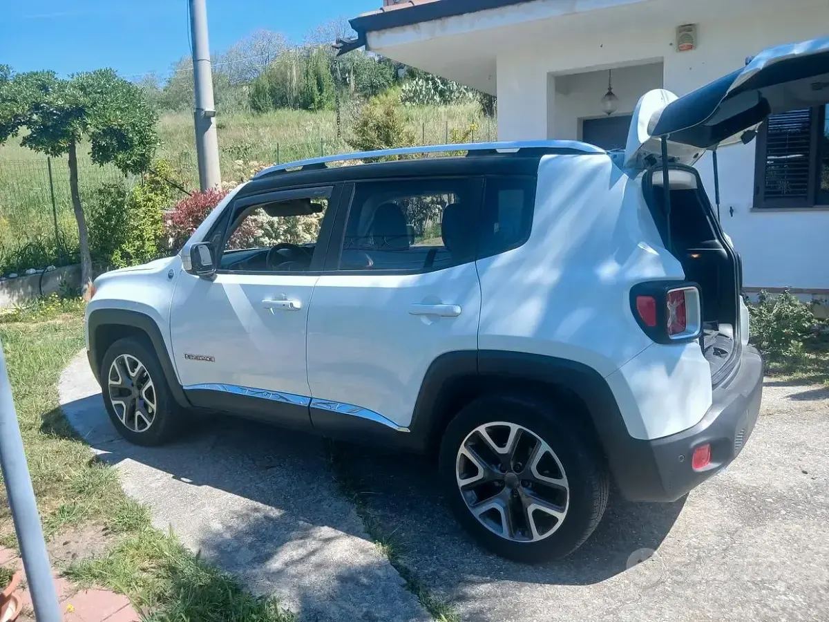 Usata Jeep Renegade Limited 140 CV (102 kW) 2015 Bianco SUV