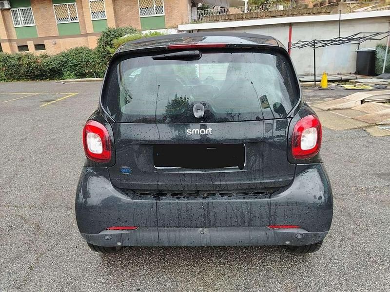 Usata Smart ForTwo Coupé Pulse 41 kW (56 CV) 2020 Nero Utilitaria