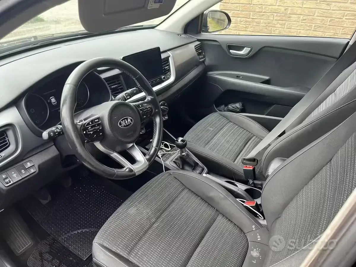 Occasion Kia Stonic 100 ch (73 kW) 2021 Noir SUV