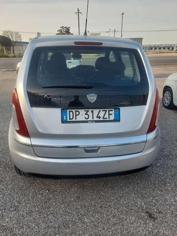 Usata Lancia Musa 69 CV (50 kW) 2008 Monovolume