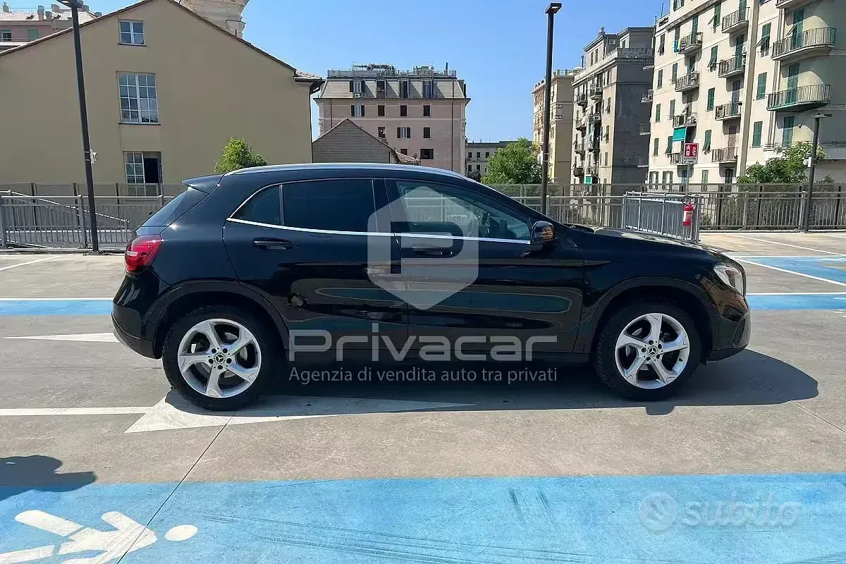 Usata Mercedes GLA180 Premium 109 CV (80 kW) 2017 Nero SUV