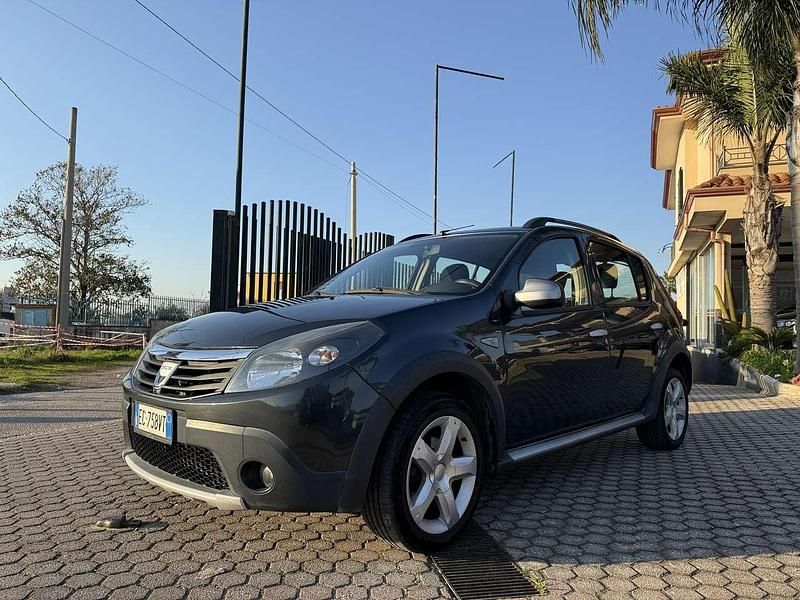 Usata Dacia Sandero Stepway 87 CV (63 kW) 2010 Grigio SUV