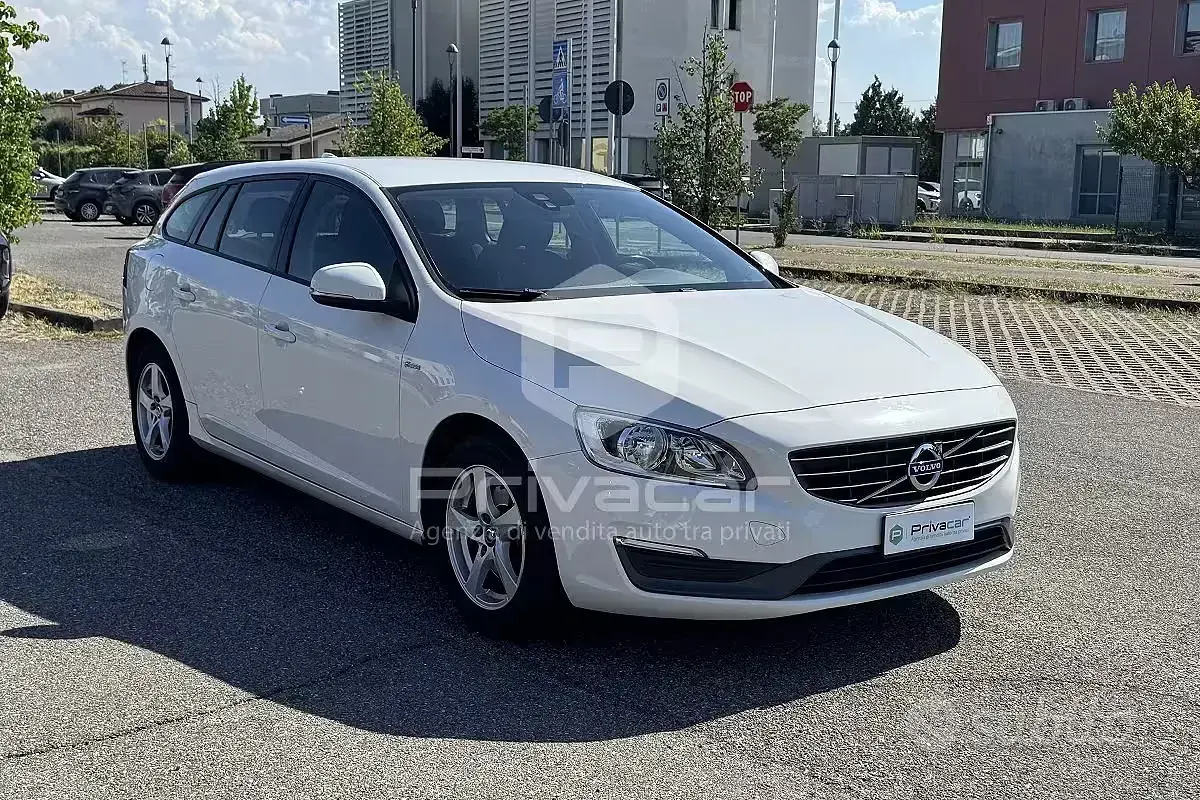 Usata Volvo V60 Kinetic 115 CV (84 kW) 2015 Bianco Station wagon