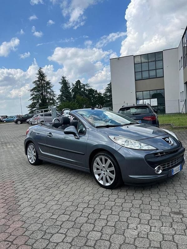 Usata Peugeot 207 CC 109 CV (80 kW) 2007 Grigio Cabrio