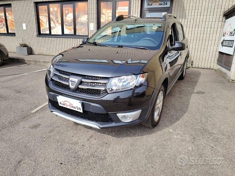 Usata Dacia Sandero Prestige 90 CV (66 kW) 2014 Nero cinema metallizzato Berlina